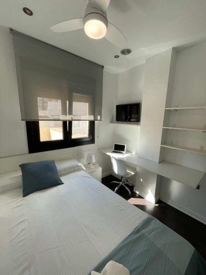 Moderno Apartamento Con Plaza De Garaje En Pleno Centro De Альмерия Экстерьер фото